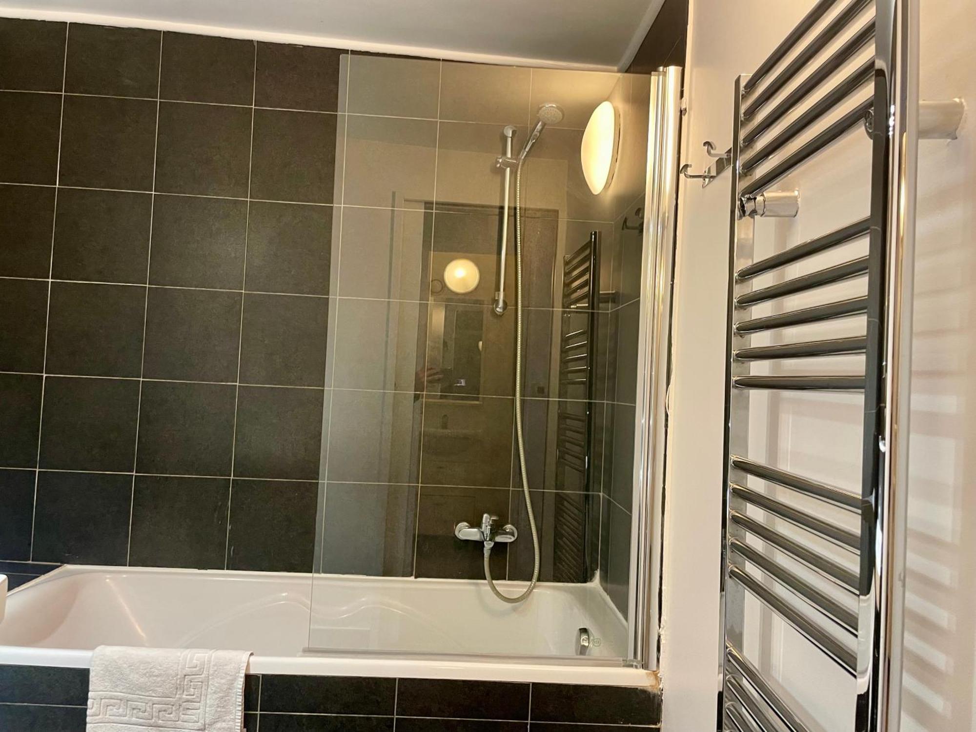 דירות פריז Elegant Triplex - Tour Eiffel Invalides מראה חיצוני תמונה